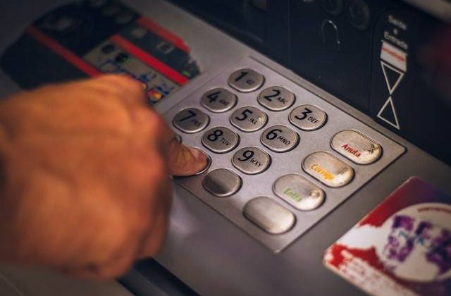 İnternet Dolandırıcılığı Cezası 2026: TCK 158/1-f Bilişim Suçu Banka Hesap Blokesi
